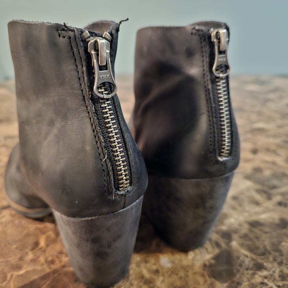 Korks Shamira Womens‎ Size 9 Black Boots Leather Ankle Booties Stylish Zip Up - Picture 8 of 11